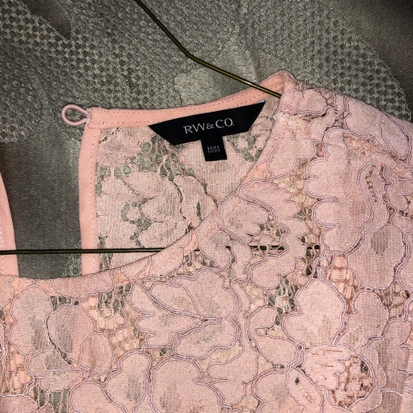 Bundle 4/25 Lace top with tank underneath - Picture 3 of 4